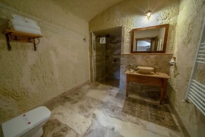 Seki Cave Hotel