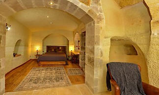 Seki Cave Hotel