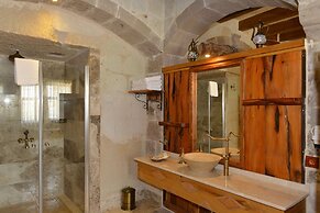 Seki Cave Hotel
