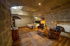 Seki Cave Hotel