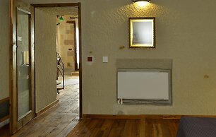 Seki Cave Hotel