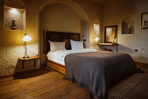 Seki Cave Hotel