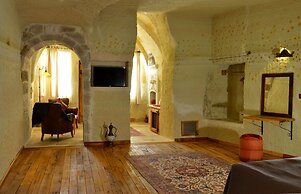 Seki Cave Hotel