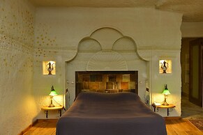 Seki Cave Hotel