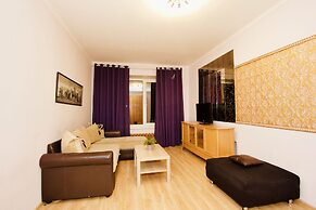 LUXKV Apartment on Nikoloyamskiy