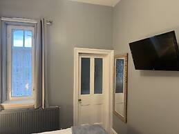 Diamonds Inn Ltd