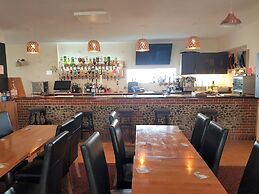 The Cliff Top Inn Hotel