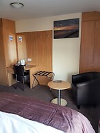 The Cliff Top Inn Hotel