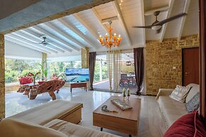 Maria Elena Villas