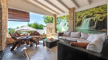 Maria Elena Villas