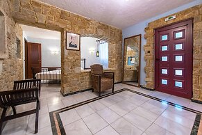 Maria Elena Villas