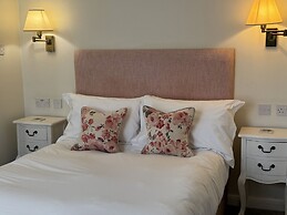 The Old Fourpenny Shop Hotel