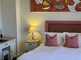 The Old Fourpenny Shop Hotel