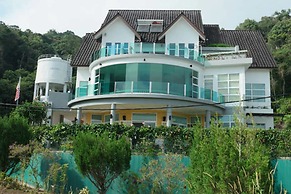 Crystal Cameron Highlands