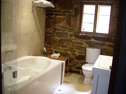 1860 Wine Country Cottages