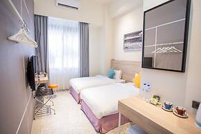 Rainbow Hotel