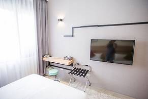 Rainbow Hotel