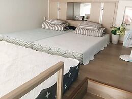 Lee Apartment 1