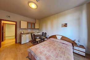 Flora hotel apartments