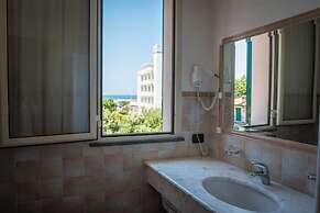 Riviera Residence