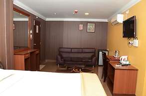 Hotel Raj Palace