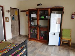 Ann's Lodge & Camping