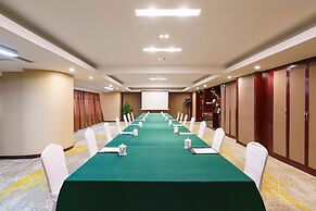 Oasis Grand Hotel