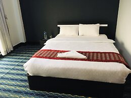Hotel Hill Crown
