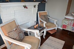 Adams Inn