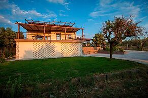 Villa Laskari With Sea View