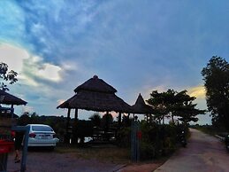 Saeng Tai Amphawa Resort