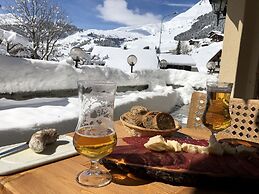 Mountain Lodge Sedrun