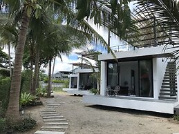 Lennon Maison