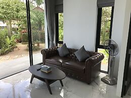 Lennon Maison