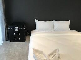 Lennon Maison
