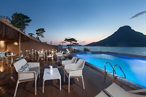 Carian Hotel