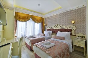 Nayla Palace Hotel