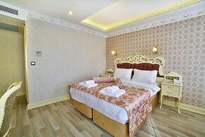 Nayla Palace Hotel