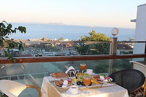Nayla Palace Hotel