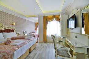Nayla Palace Hotel