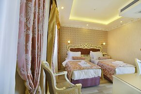 Nayla Palace Hotel