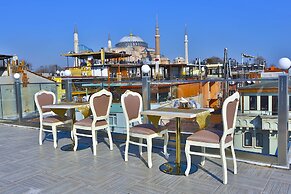 Nayla Palace Hotel
