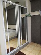 Hotel 77