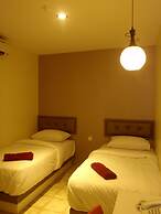 Hotel 77