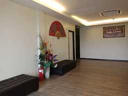 Hotel 77