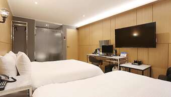 Louis Hotel
