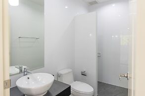 BaanPromphun Pool Villa by BV