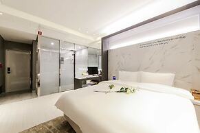 HOTEL OSCAR