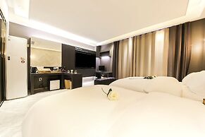 HOTEL OSCAR