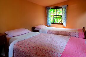 Malee's Nature Lovers Bungalows